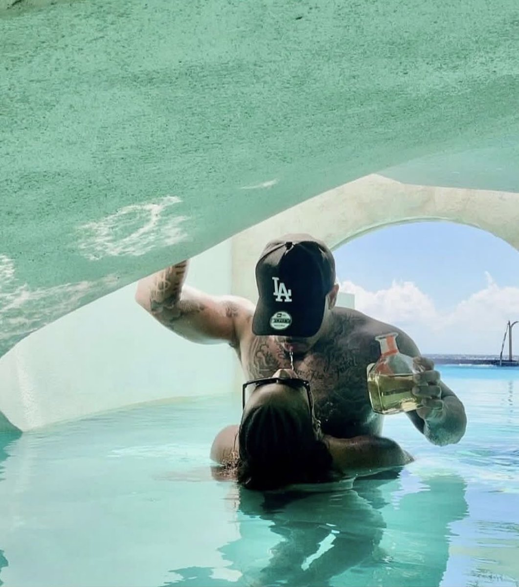 healthylove247's tweet image. baecation me please