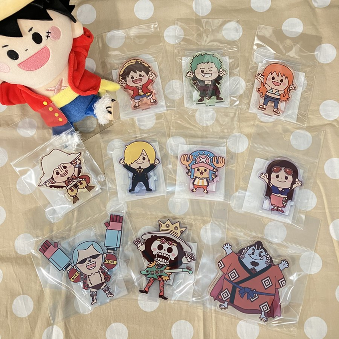 オススメ商品】 バンザイ！アクリルスタンド （ルフィ/ゾロ/ナミ