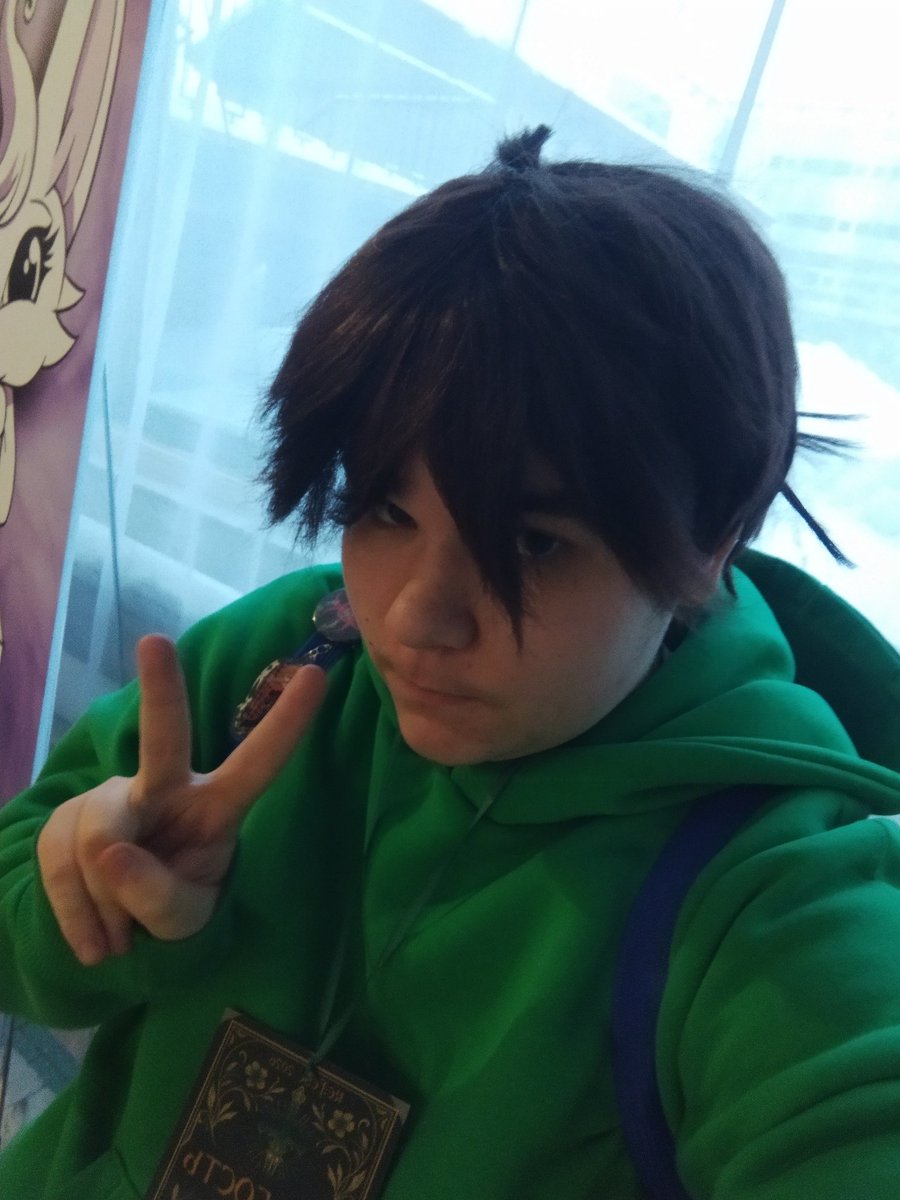 GlitchK0lya's tweet photo. I recently went to a festival in my city, and it was cool. I took a lot of photos with people XD!! 

#eddsworld #cosplay #FutureEdd https://t.co/cJgq9VG1Vm
