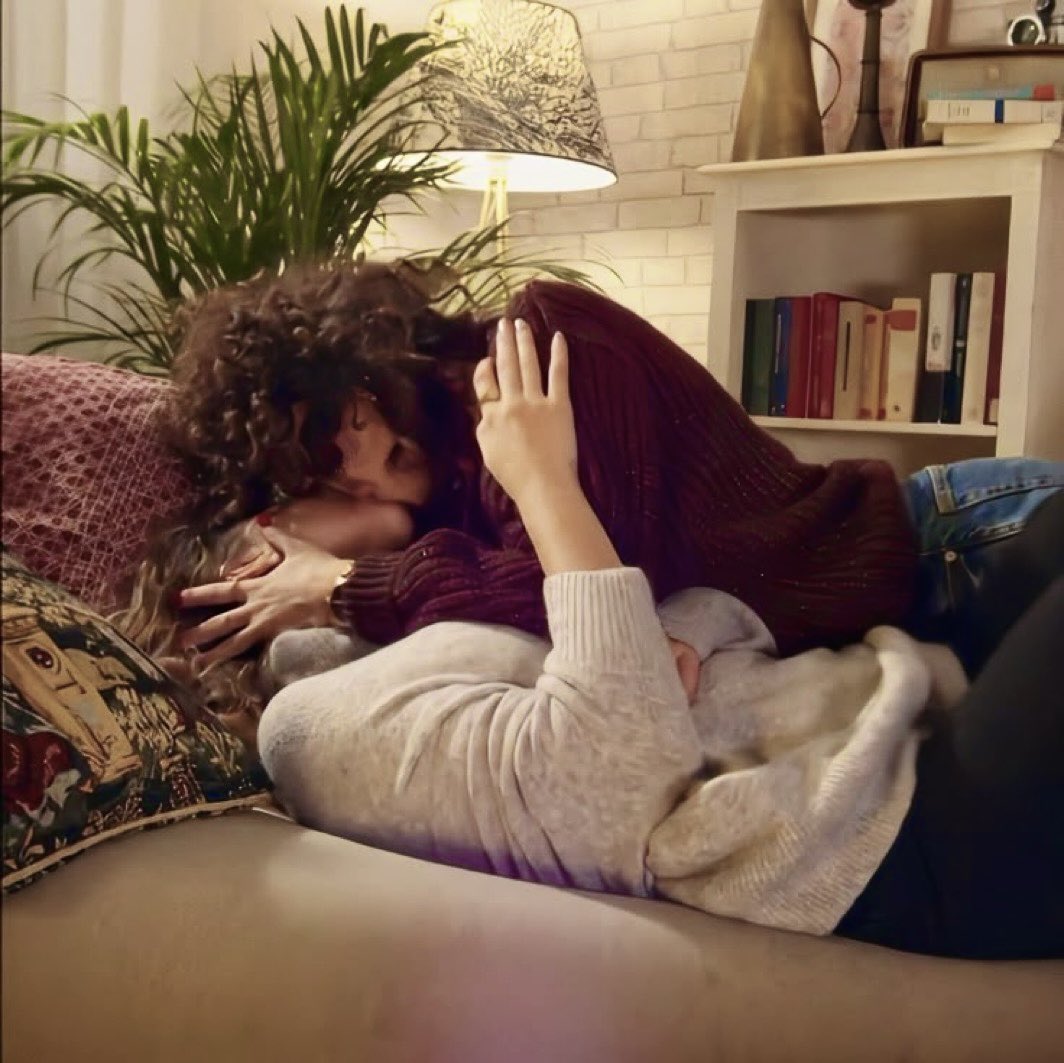 ronancepilled's tweet image. my girlfriend went to sleep before we could call #whatever #kms 

night ronance twitter and it’s not a goodnight because i’m not speaking to my gf