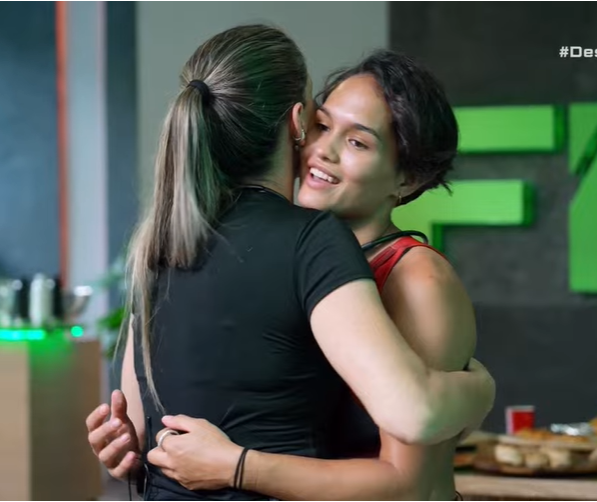 #DesafioDelSigloXXI
#DesafioDelSiglo
#DesafioTheBox
#DesafioXXI
¿Que le habrá dicho la mamá a la hija? jajajaja ojalá esta vez todo salga bien y no sea como los susodichos del año pasado