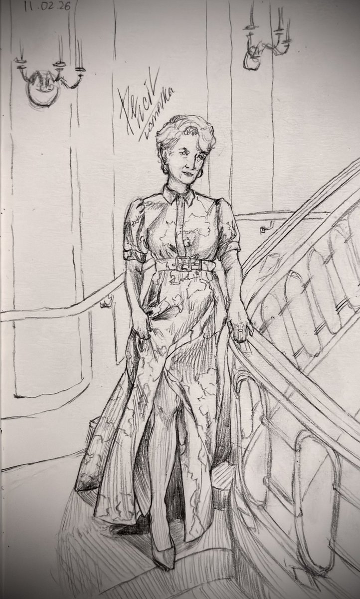 quinizqq's tweet image. as promised, Miranda in this dress!

#miranda #tdwp2 #mirandapriestly #mirandy