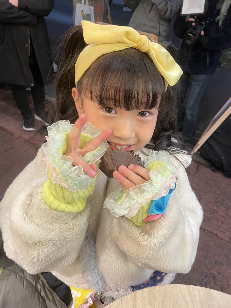 昨日は『BOMBOMY』さんでの訪問に来てくださったファンの皆さま本当にうれしかったです😆❤️あんなにたくさんのみなさんにあたたかく見守っていただいて幸せです☺️⭐️チョコタルトめちゃおいしくて感動✨✨ぜひ食べに来てね🎀
#ちぃたんぼんばーずOSK 
#天音星七 
#BOMBOMY