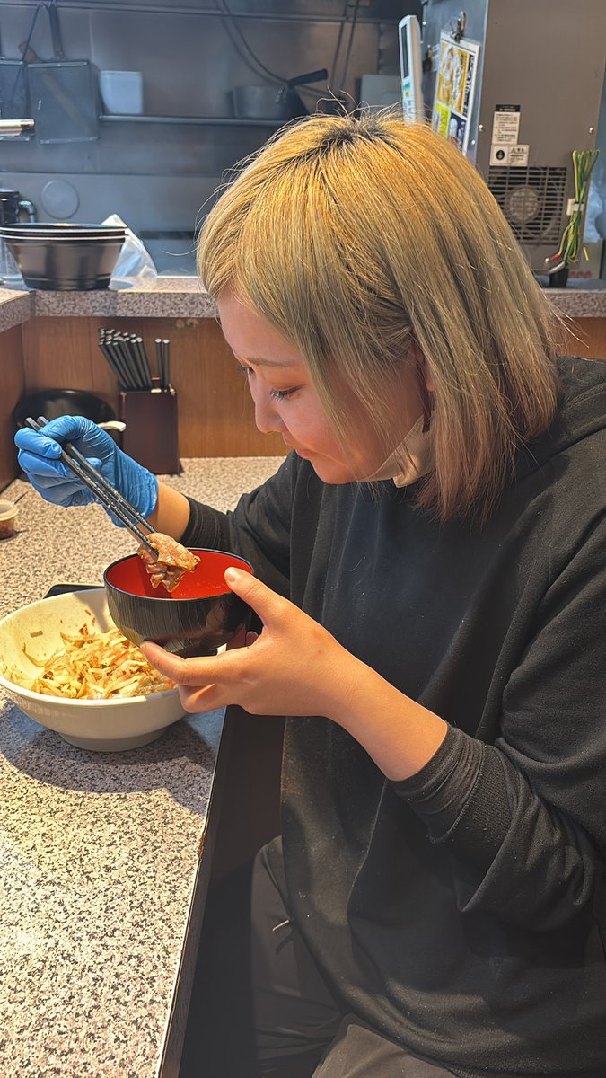 ローストビーフまぜそば
カエシかえました。
甘めの味付けで生卵⭕️