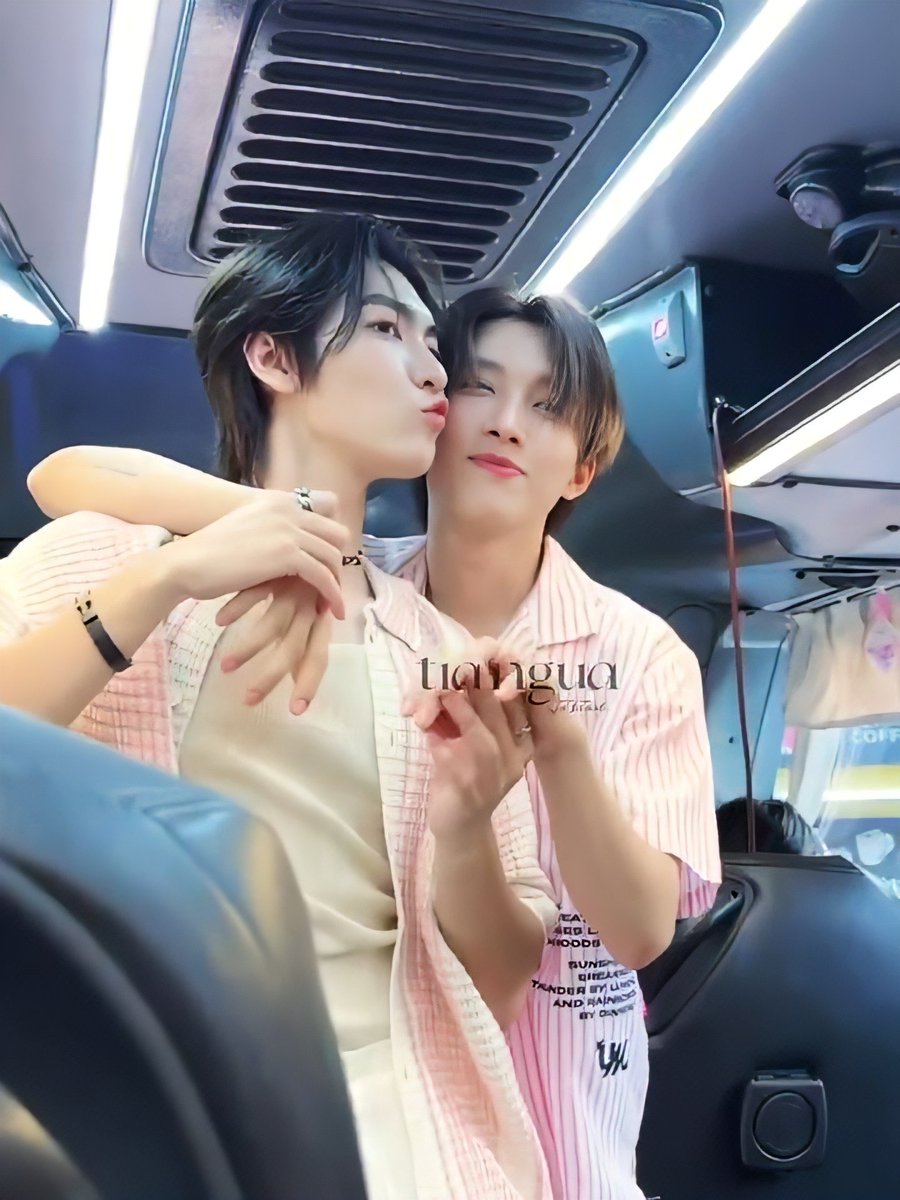 Mis bonitos 🫠

BOSSNOEUL 4EVER
#BN4thAnniversary

<a href="/Bossckm_/">BOSS.CKM</a> <a href="/Noeul_lee6/">Noeul</a>