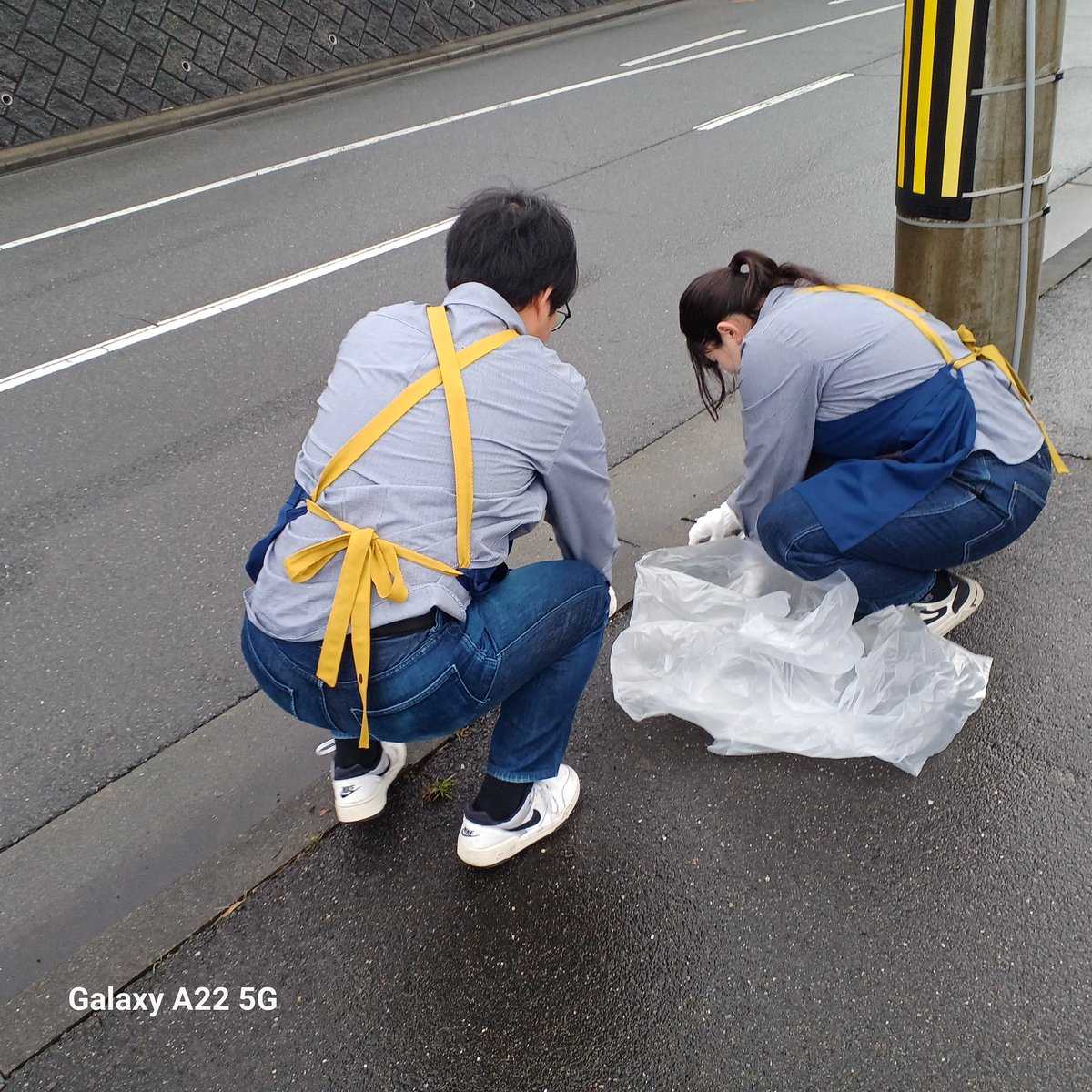 offhouse_kuwana's tweet photo. 本日はハードオフ生誕の日！
近隣の環境整備に赴きました！

社会のためになるよう日々励んでまいります！！

#211ハードオフ誕生日
#ハードオフのエコ活動2026 https://t.co/yAPVXeW0PY