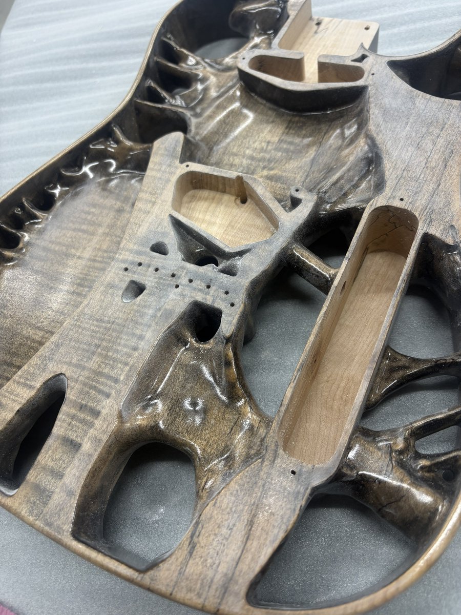UIDguitars tweet picture