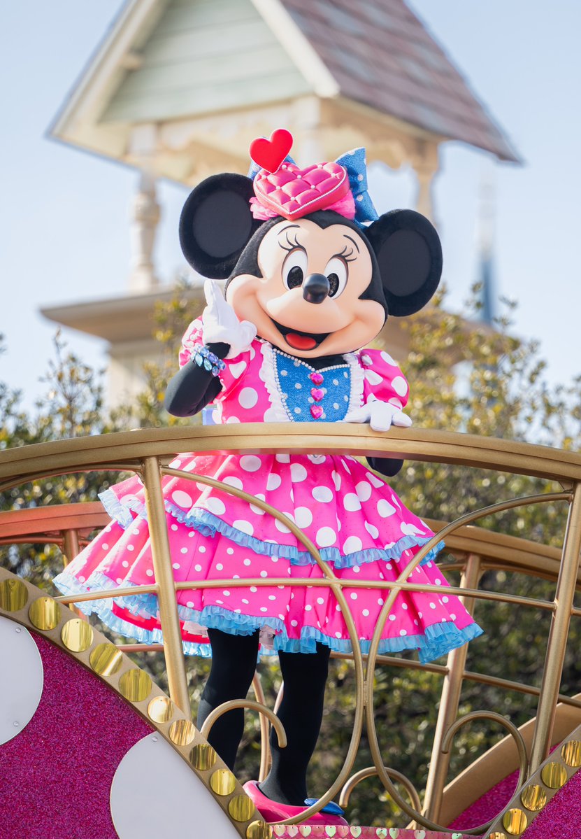 ミニーちゃん目線すぎてかわいい😍 #Z9