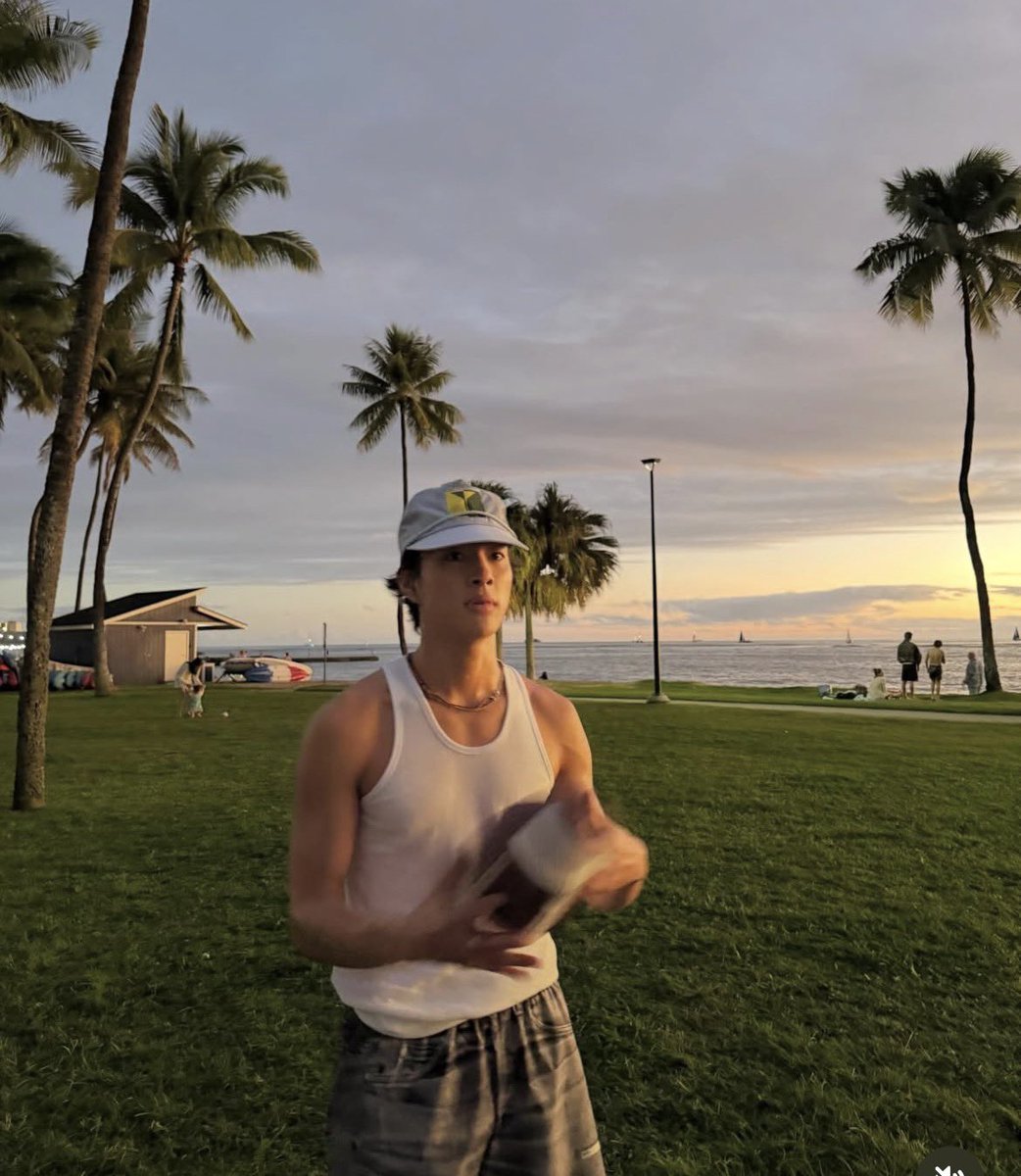 yutajeandruta's tweet photo. 🌴🏄☀️ https://t.co/khIoL8faVH