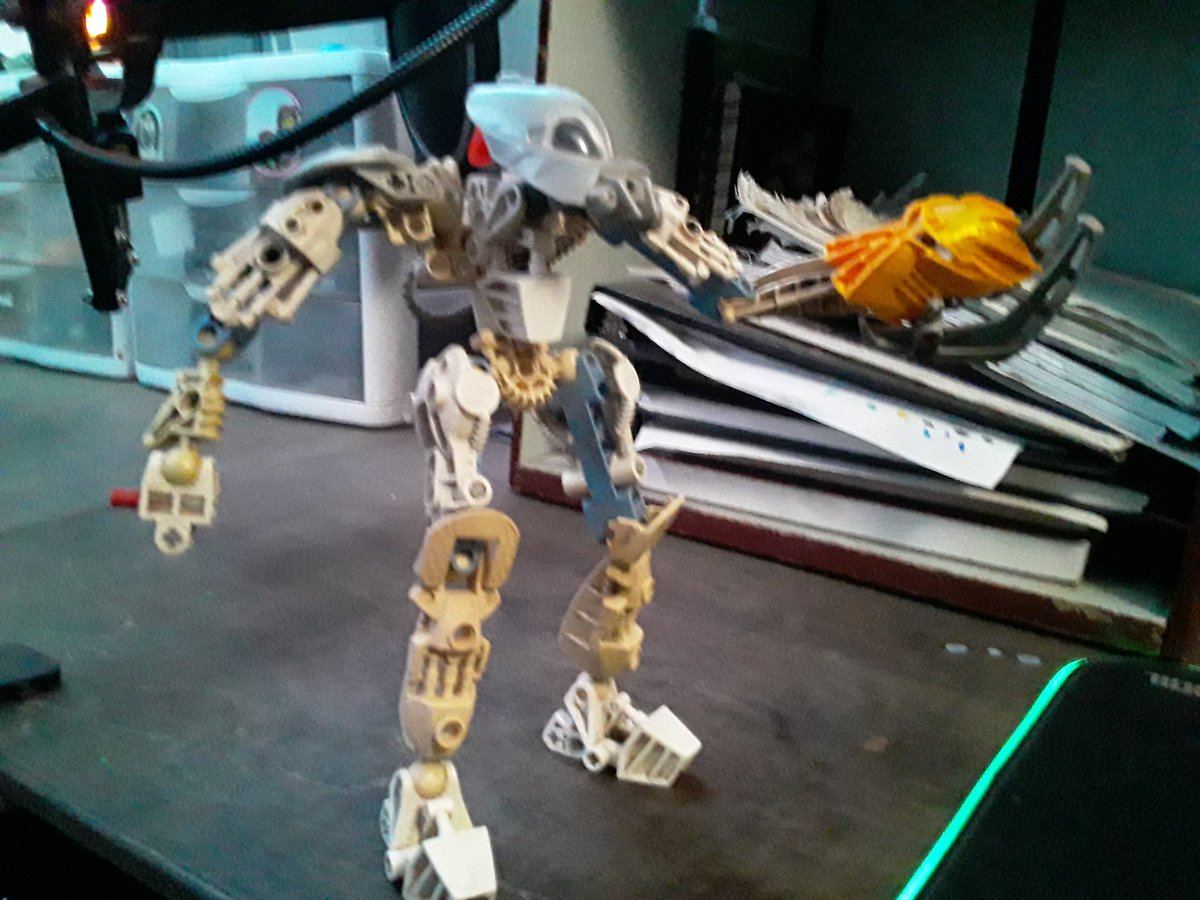 Fries101Reviews's tweet photo. i 3D Printed This Mask Last Night 😄 @Fries101Reviews 🍟#BIONICLE #3DPrintedMasks https://t.co/yvadJU48Fv