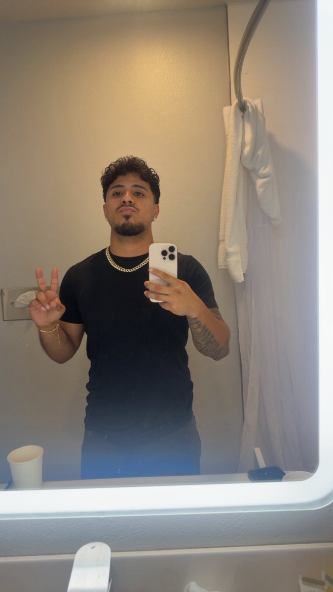 Alexandro tweet media