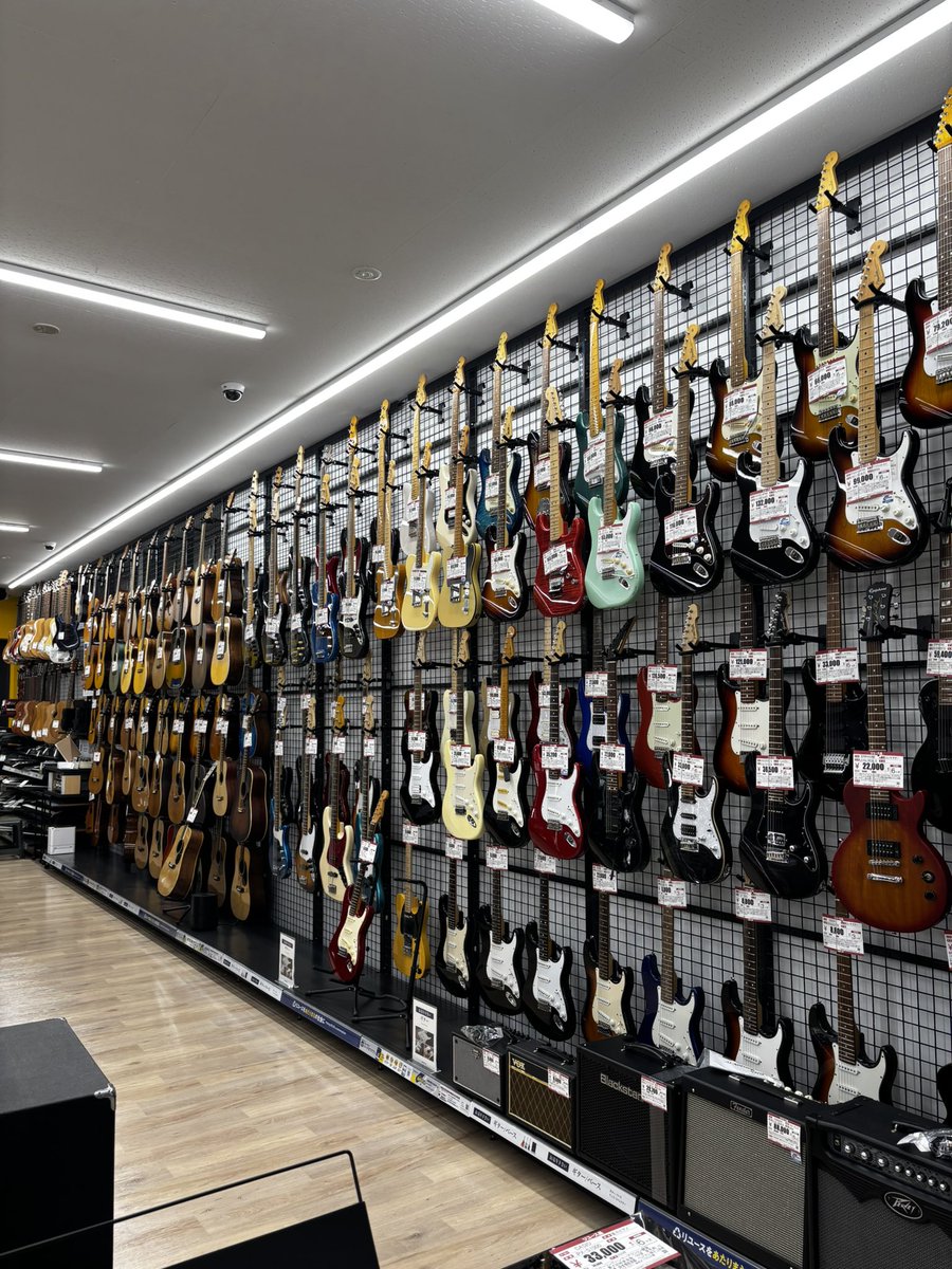 kenchi1215's tweet photo. 出張といえばハードオフ巡りでしょう。

#ハードオフ
#ハドフ
#広島坂店 https://t.co/Rb8zuso6iF