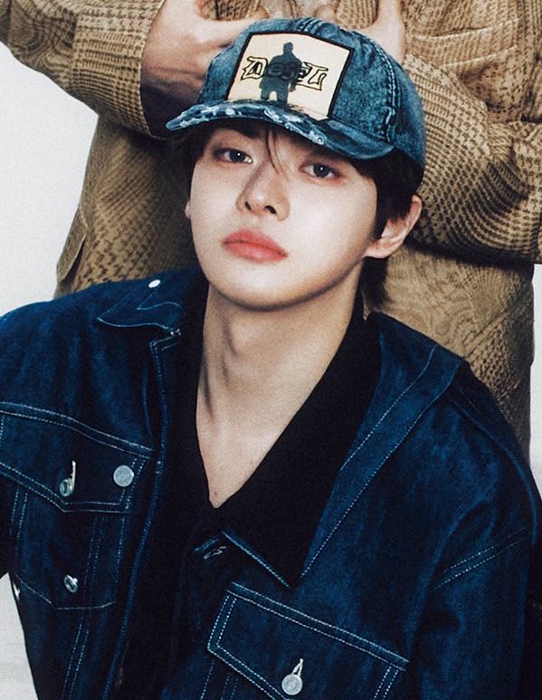 iishayleo's tweet photo. lee leo.. im not okay i need u. https://t.co/L2YCzhk7h8