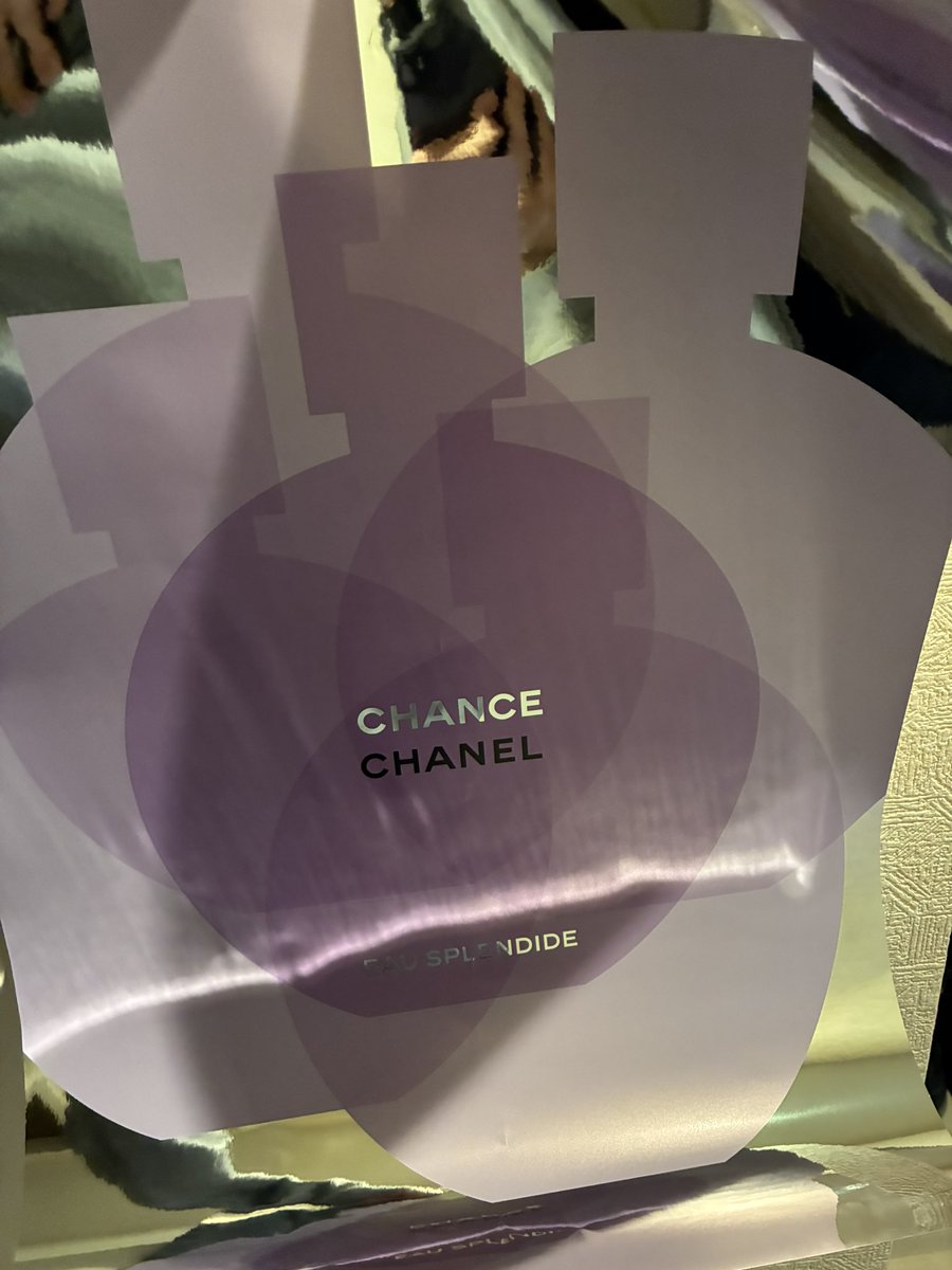 表参道のCHANELのポップアップ来たぜ 建物ん中めちゃいい匂いや