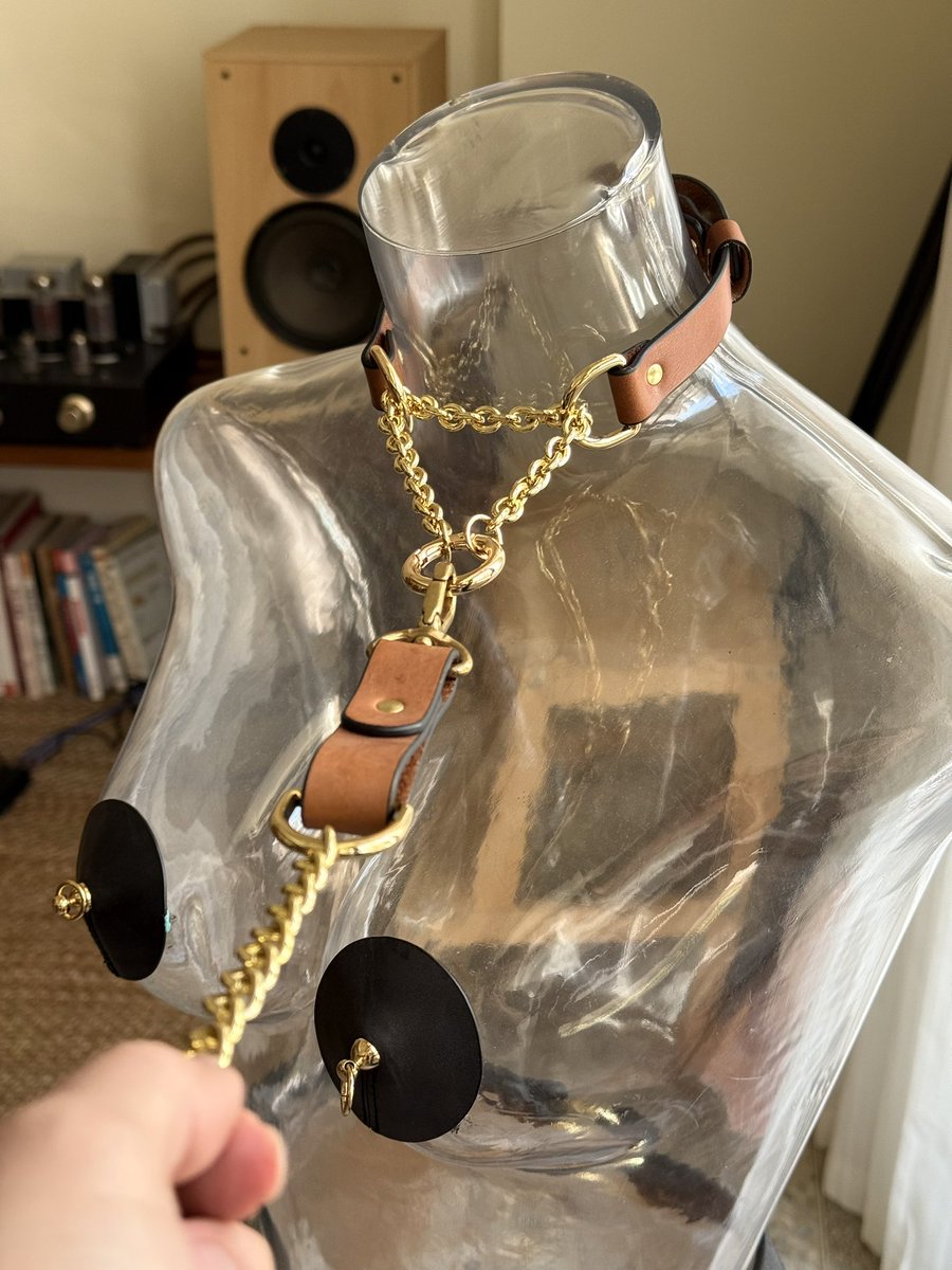 配角革物 tweet media