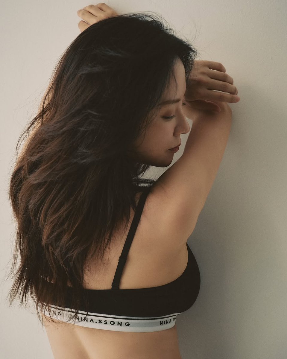 SHE KNOWS SHE'S HOT AND SHE TAKES EVERY ADVANTAGE OF IT

#SongJiHyo #송지효 #NINASSONG #니나쏭