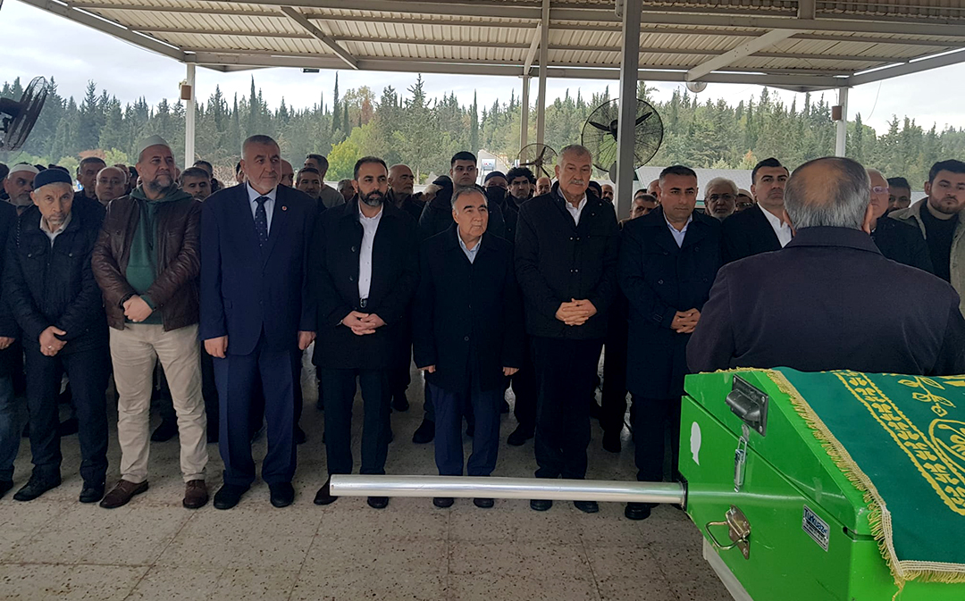 20 ve 21. Dönem Adana Milletvekilimiz, Saadet Partisi GİK Üyemiz Yakup Budak’ın babasının cenaze merasimine; GB Yardımcımız Hüseyin Saydam, İl Başkanımız M. Çelebi Keyhıdır, yönetim kurulumuz ve Adana BB Başkanı Zeydan Karalar, B V Güngör Geçer ve çok sayıda hemşehrimiz katıldı.