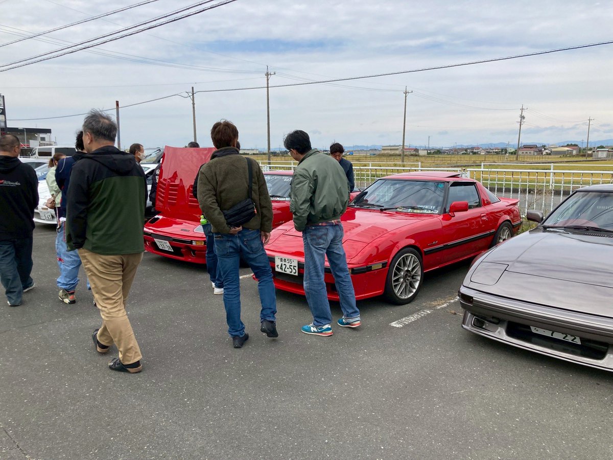 22c2w_Official's tweet photo. 中の人の周りには この車だらけです（笑） https://t.co/xJlcEjsTPn