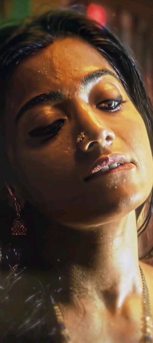 Me:Inaiki ena uncle ivloo neram aagium viraika maatithu

Uncle: Ssh Ipathan di munda pondatiya ooluthutu varen 

Me: sshhh Athan vaasam thookuthaa (apdiyee mookula vachu thola uruchu smelling sshhh aahh Akka vaasam varuthu uncle 

Uncle: Mama nu solitu vaaila vai di potta munda