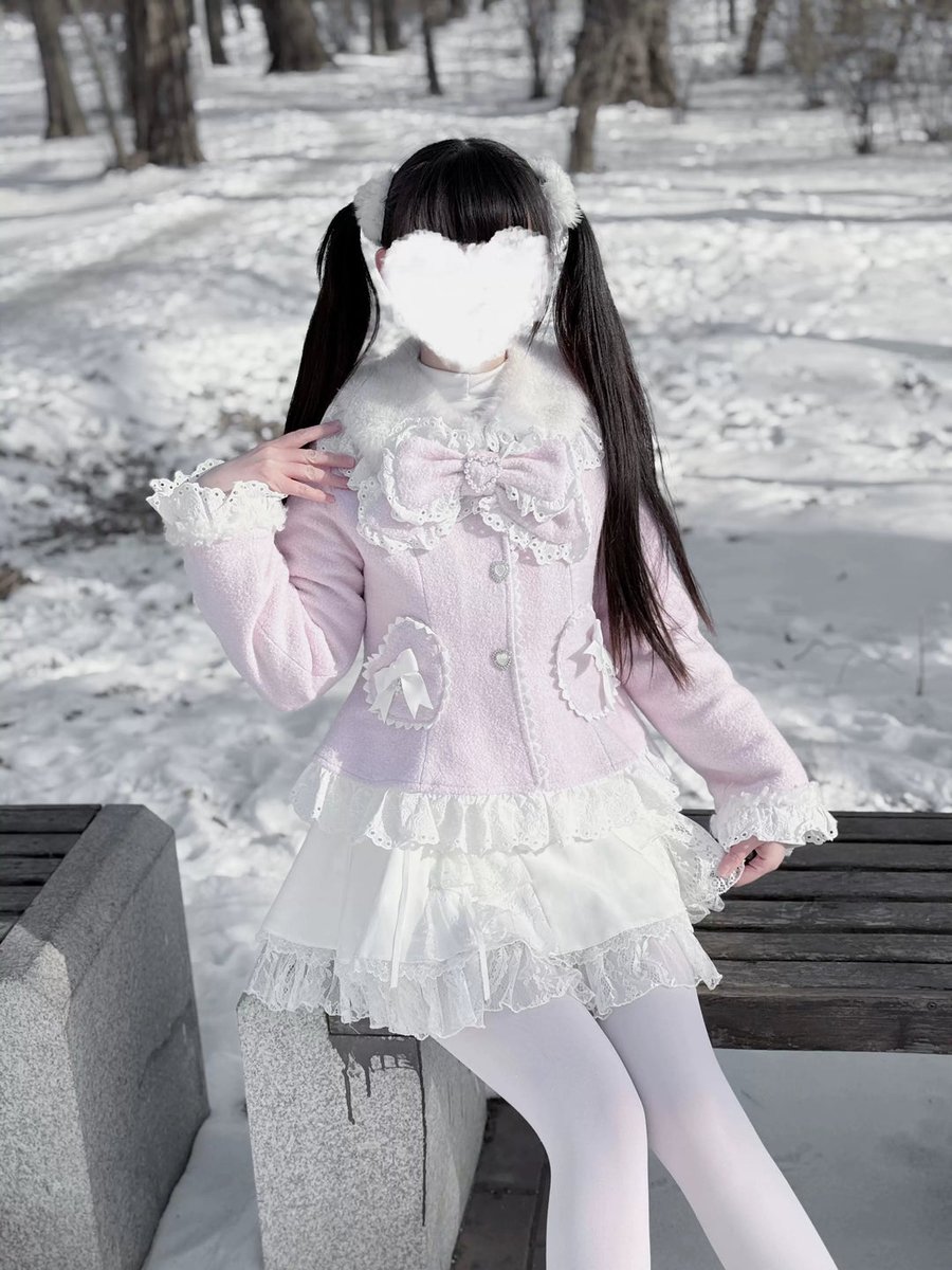 honeywardrobe07's tweet image. Window New Arrivals💥Wool-blend Ryousangata Short Coat Heart-shaped Pockets

Detachable bow and heart-shaped pockets keep you looking elegant even in winter! ❄️💖

Purchase link: honeywardrobe.com/collections/20…

#ryousangata #RyousangataCoat #WinterStyle #ElegantLook #jfashion