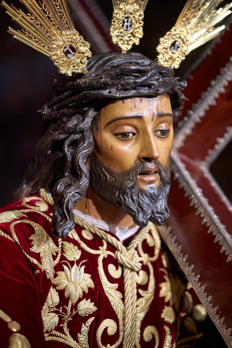 GALERÍA | El Santísimo Cristo de las Tres Caídas presidiendo el Solemne Quinario celebrado en su honor en la Real Parroquia <a href="/SantaAnaTriana/">Real Parroquia de Señora Santa Ana</a> 

#EsperanzaDeTriana 
#QuinarioTresCaídas 
📸 <a href="/fransantiph/">Fran Santiago</a>