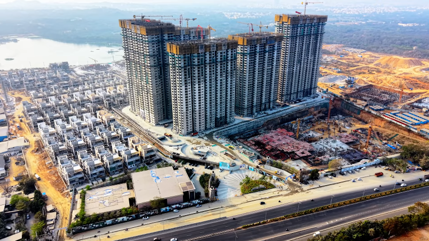 hydinfra's tweet photo. #RajendraNagar #Hyderabad #PrestigeCity #ForumMall
Construction Update | Prestige City & Forum Mall, Rajendra Nagar, Hyderabad
• 64-acre Prestige City township
• 4,647 apartments ,villas
• Forum Mall – 1M+ sq ft retail destination
📷: Hyderabad Now https://t.co/P9Np2lKSMm