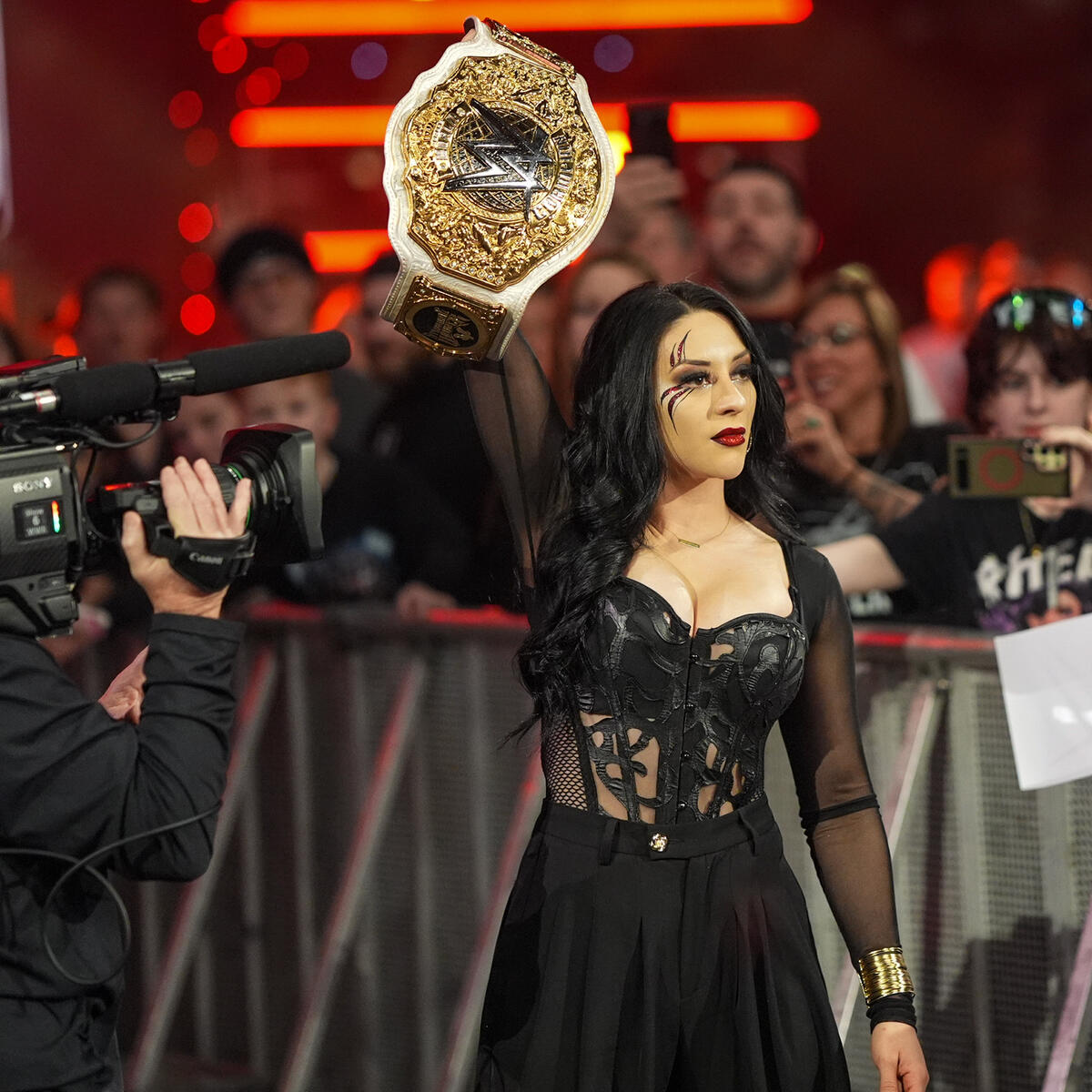 Liv talks too much.

She would be cuter if she stopped that.