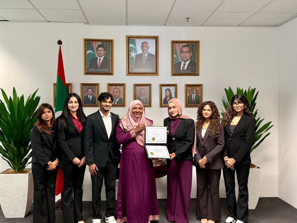 Maldives in Malaysia tweet media