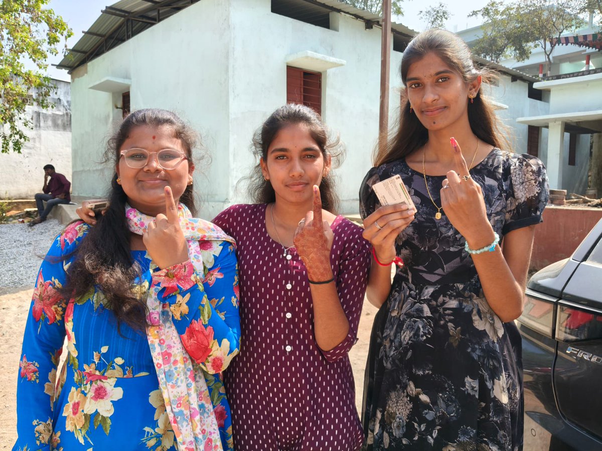 TOIHyderabad's tweet photo. As of 11:30 am, 28.4% polling was recorded, totaling 14.8 lakh votes.
#ElectionswithTOI #Municipality #localbodieselection #Telangana https://t.co/TgAJOivYh0