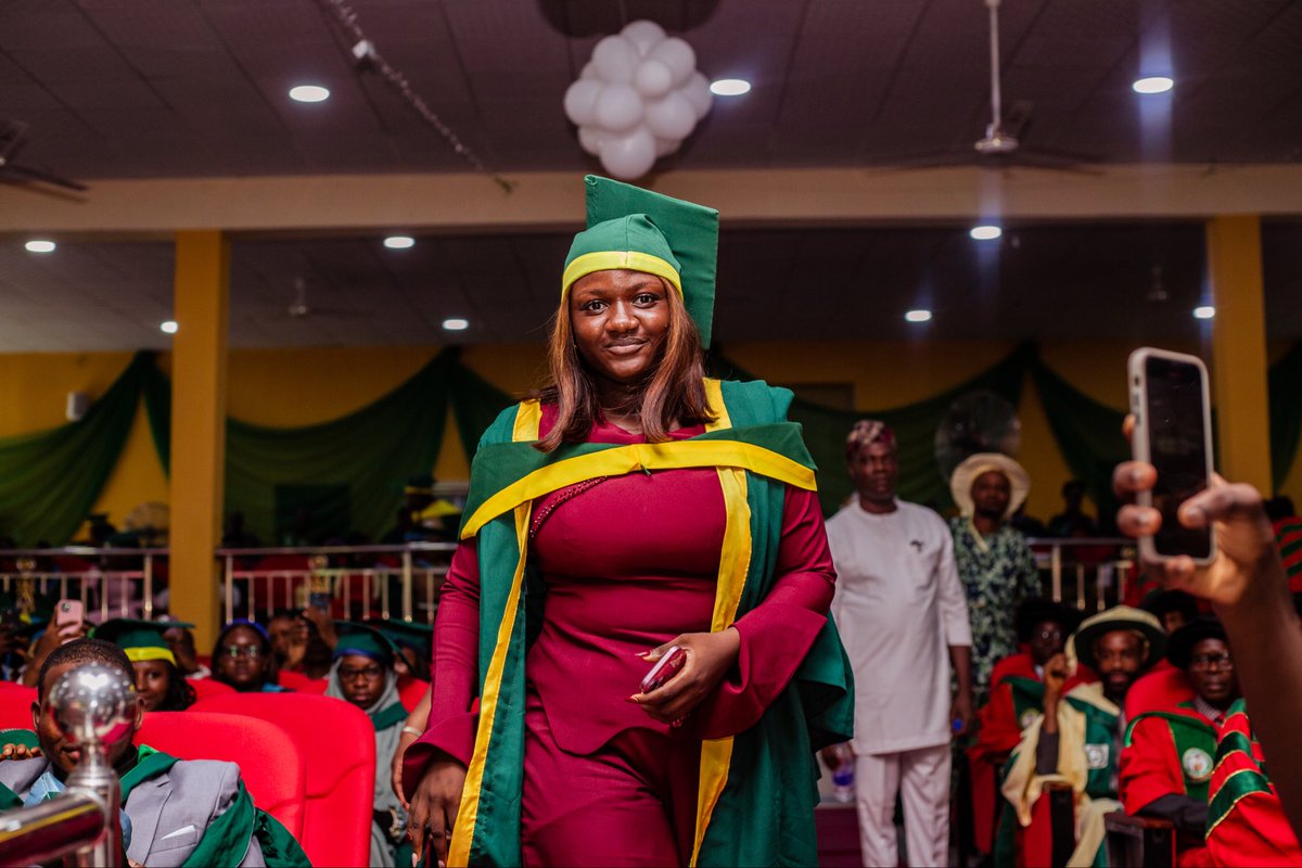 ni_fe_mi_m's tweet photo. First post. First milestone.
Law graduate ⚖️
Best Graduating Student, Faculty of Law, FUOYE Pioneer Law Set.

Proof that discipline, faith, and consistency compound.
This is only the beginning. ⚖️

@officialFUOYE 
#Fuoye10thConvocation #FUOYEGrad2026 https://t.co/VMw3GQyOCz