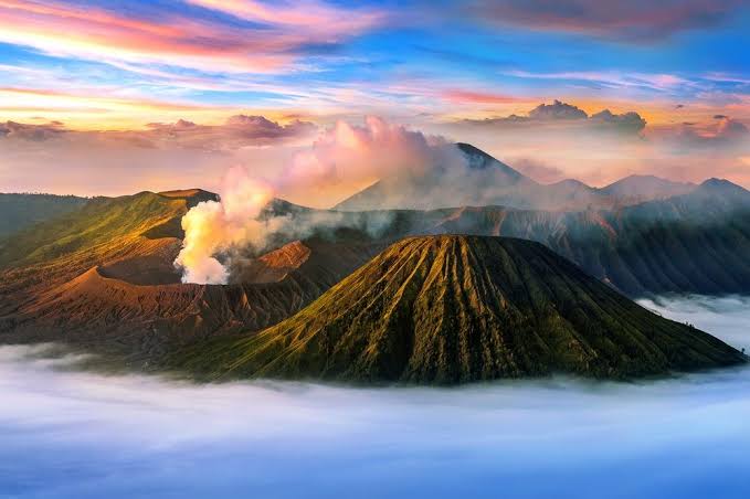 Pinkhatuha0408's tweet photo. List of ASEAN countries that have the natural beauty of heaven on earth 

Indonesia https://t.co/xeJm7OYlDG