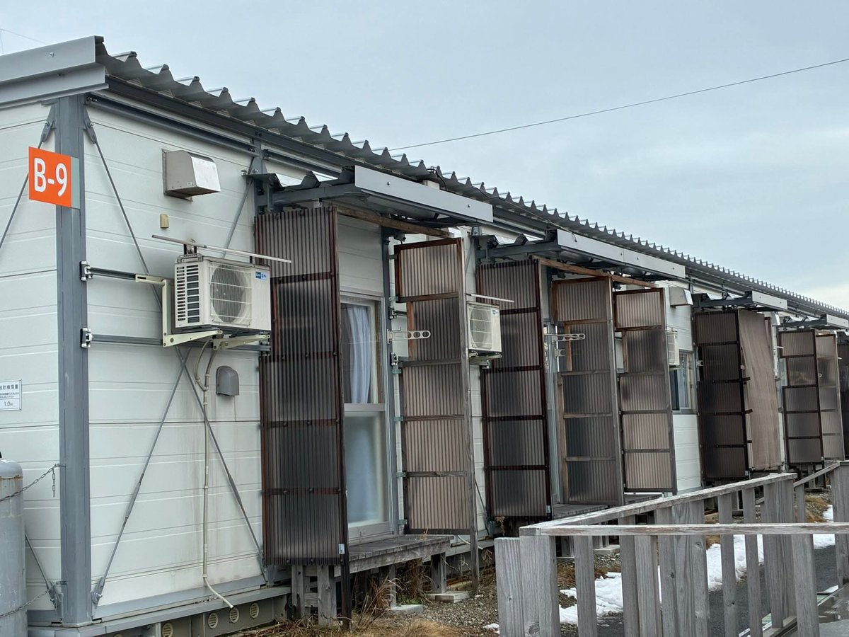 人によっては些細な事に見えても、当人にとっては大事なこと。

昨日の浦珠洲市議の書き込みを見てうれしくなりました。

昨年11月に珠洲市の15ヶ所の仮設住宅団地で座談会をし、そのほとんどに浦さんに参加いただきました。