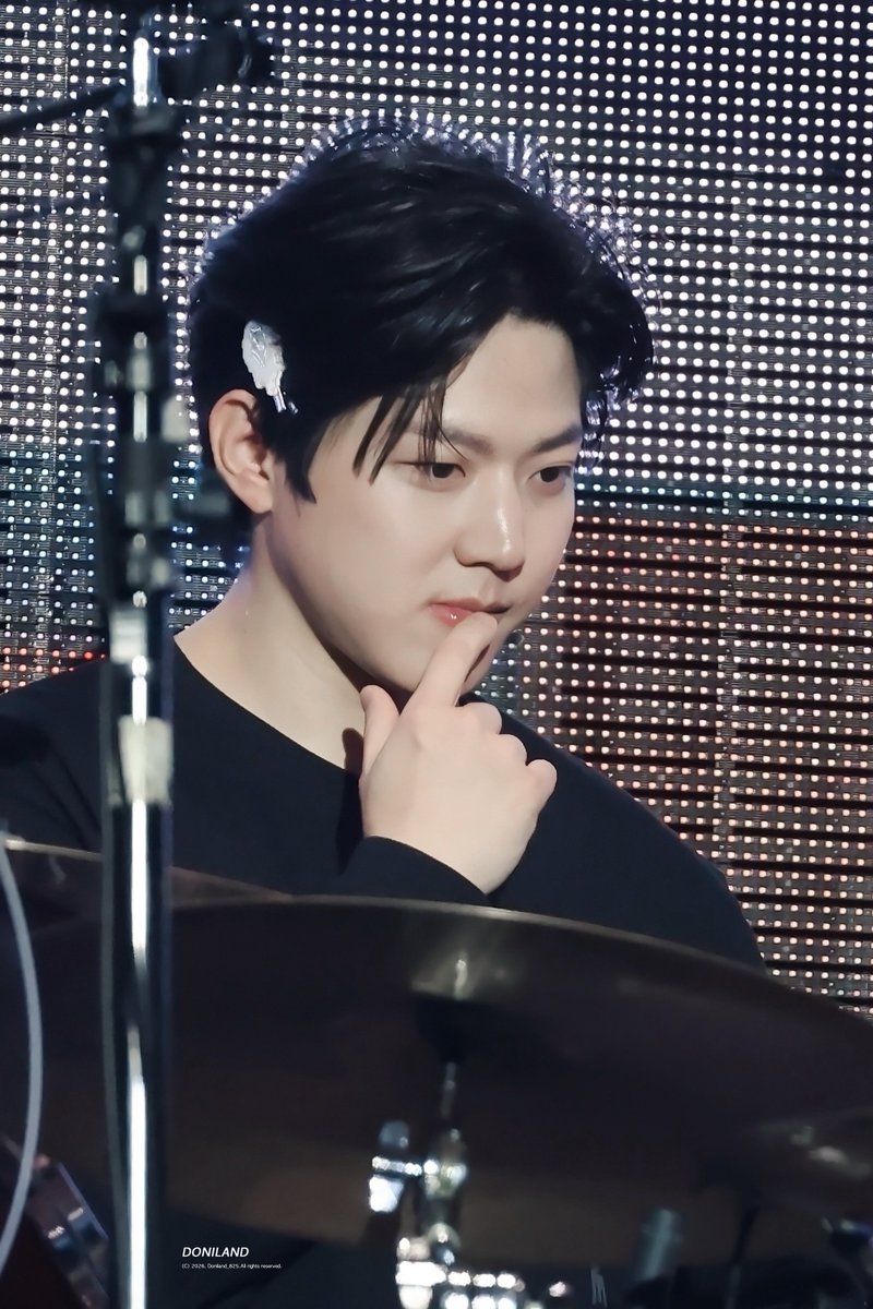 260208 The DECADE

진짜 너무 귀엽다..

#데이식스 #DAY6 #DOWOON #도운