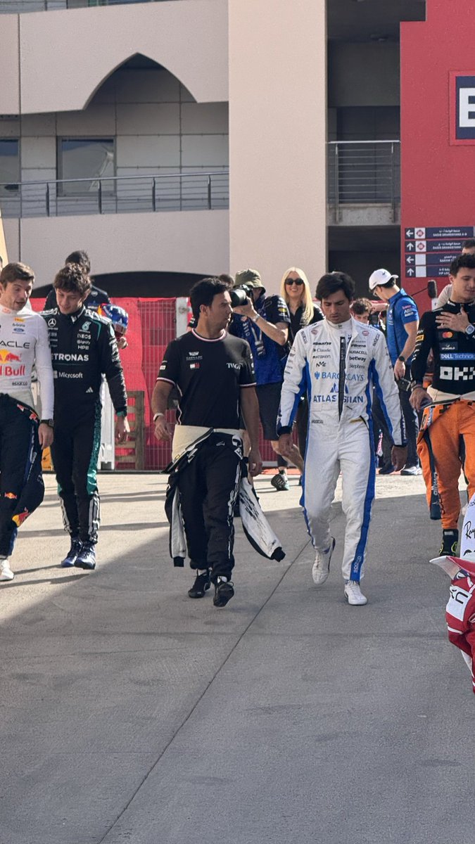 El chisme que deben de tener estos dos bien atorado