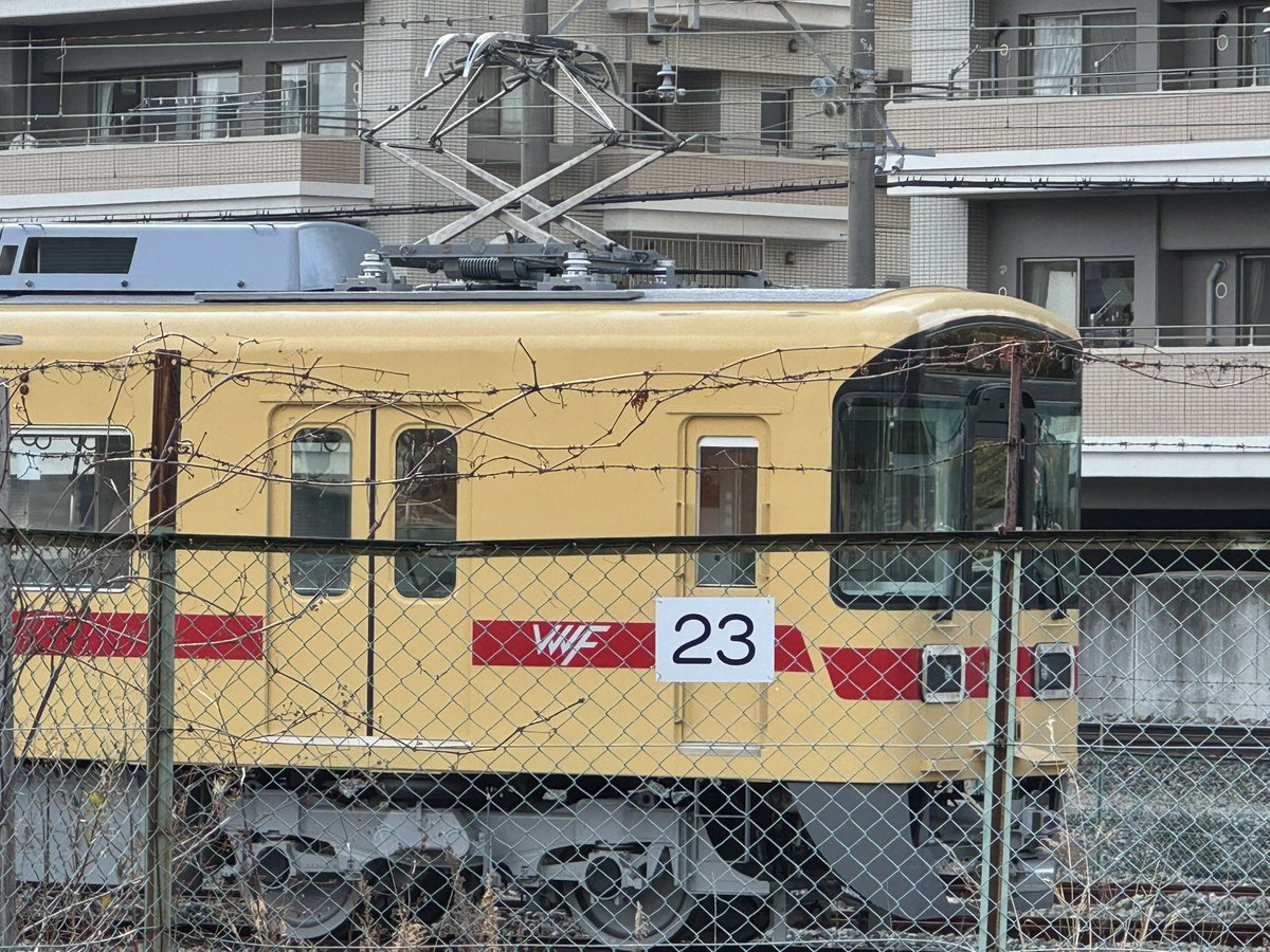 おお、VVVF。すげぇズームしてるんだけど、これはエモい。