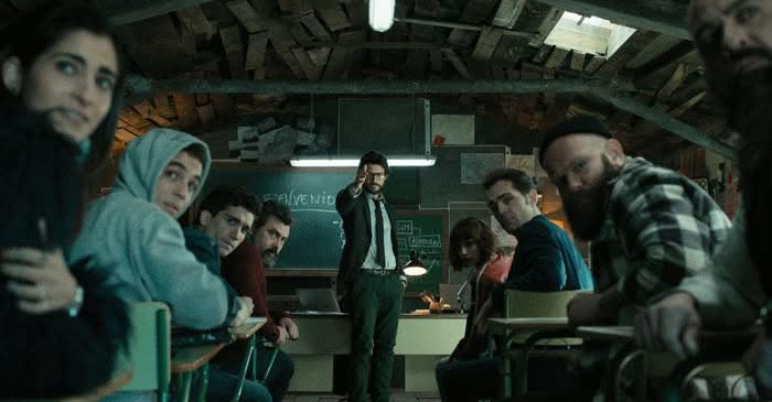 marketsday's tweet image. 9 Life Lessons from #MoneyHeist Professor 🎭

1️⃣ Teamwork – Success is a collective effort.
2️⃣ Always have a Plan B – Expect the unexpected.
3️⃣ Mastermind planning one step ahead – Strategy wins battles.
4️⃣ Know your enemies – Awareness is power.
5️⃣ Follow rules… also break