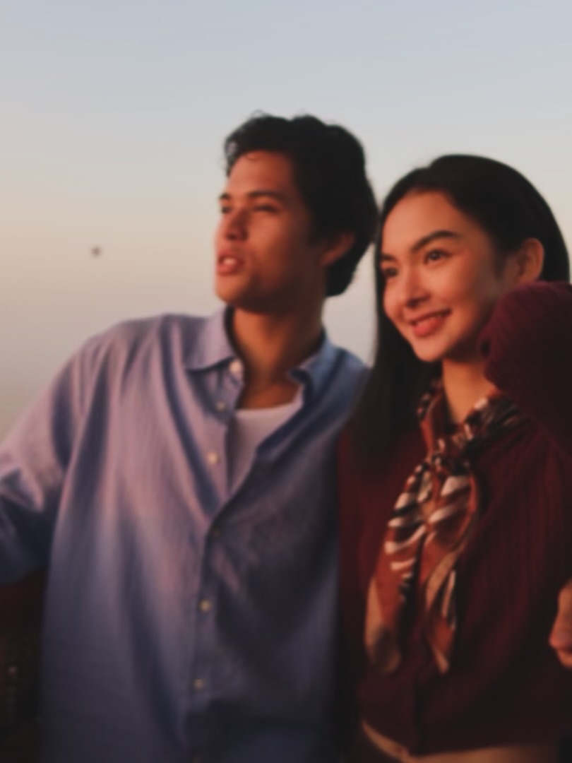 latest_chika's tweet image. #KAIKYLE IN DUBAI 🏜️✨

"Roja" stars #KyleEcharri and #KaiMontinola snap scenic photos during their trip to Dubai. 

“Give you the world habibi/habibtis”, the actor wrote on Instagram.

📸kyleecharri, kaishaaaa /Instagram