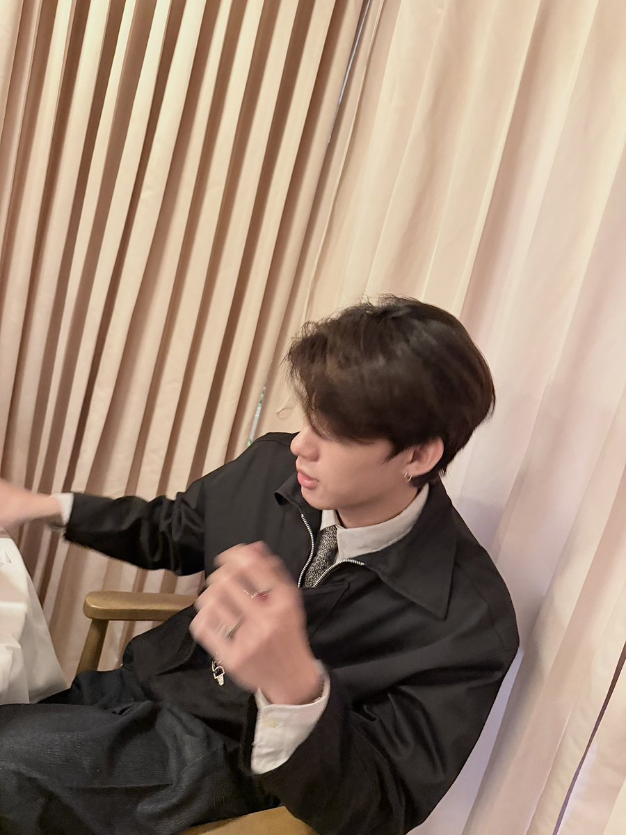 llafolk_ tweet media