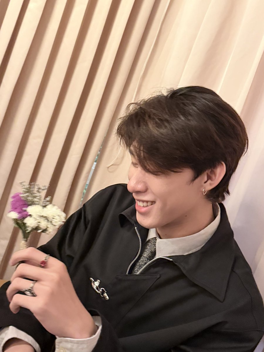 llafolk_ tweet media