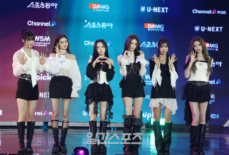 260211 izna at the 2026 2nd D-Awards Red Carpet 🤍🖤

#izna #이즈나 <a href="/izna_offcl/">izna</a>