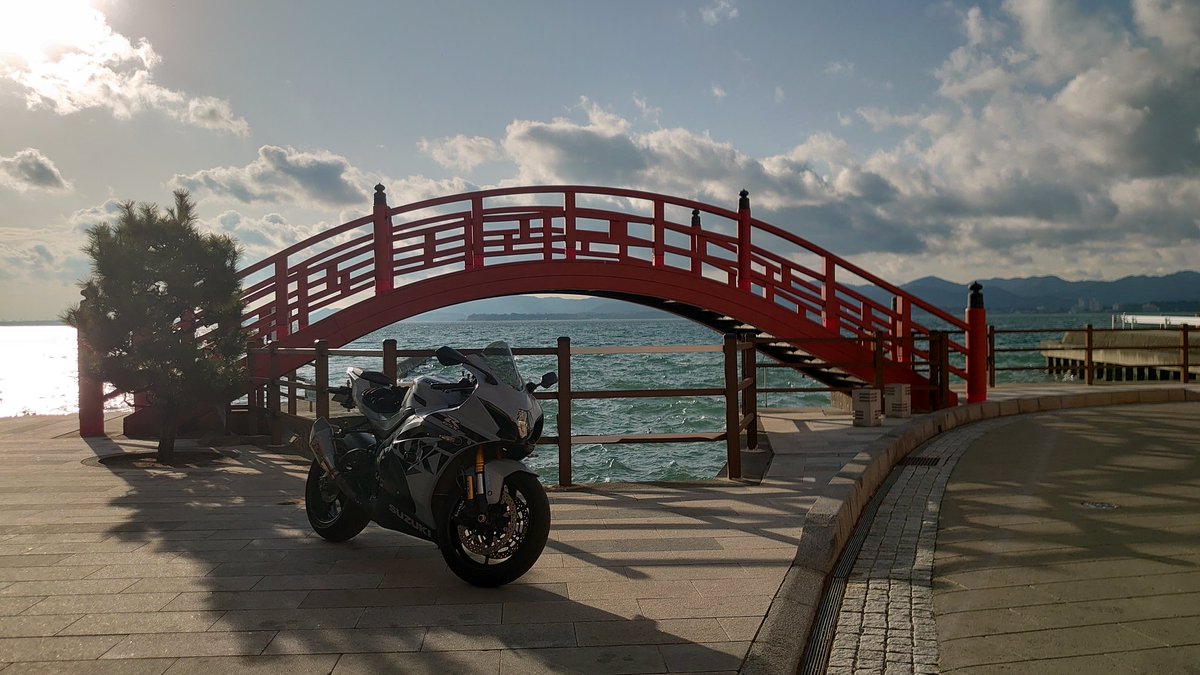 ざわちん tweet media