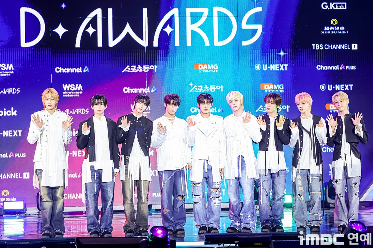 [포토] 아홉, 우린 멋지다 
#아홉 #AHOF #디어워즈 #DA #upick #유픽 
#스포츠동아 #시상식_260211 [iMBC연예]

아홉이 11일 오후 서울 성북구 고려대학교 화정체육관에서 열린 ‘제2회 디 어워즈’(D AWARDS with upick)’ 시상식 레드카펫 행사에 참석해 포즈를 취하고 있다.

⬇️고화질 Click Plz⬇️