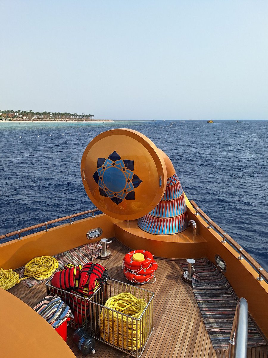 EissaAtia's tweet photo. إصحي صباح الفل 🌞🌹🌹❤️ حبك شاغلي بالي ما توجع قلبي
بعد
خليني معك وكل العالم نسيني
صدقني أنا وجودك وحده مكفيني 
https://t.co/y5iJ6FH3JK . https://t.co/1OTSz4xcNL