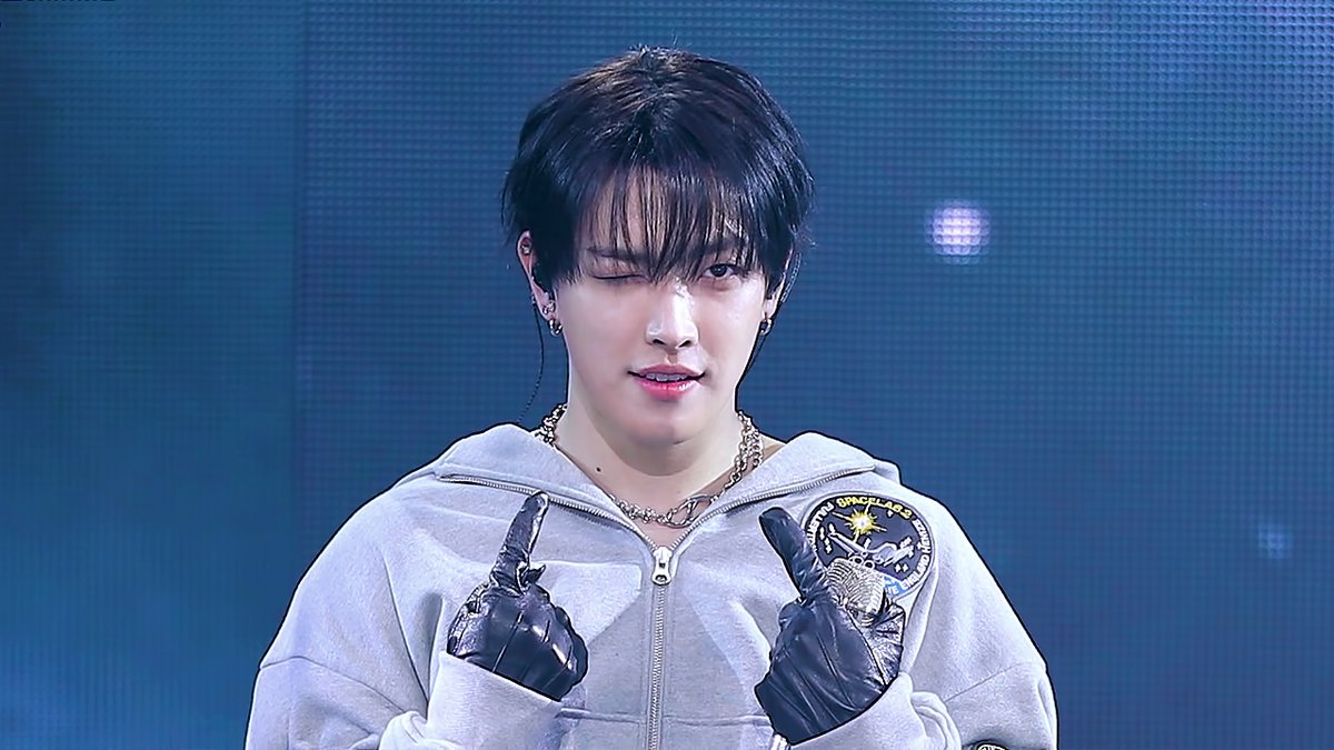 inga_sbs's tweet photo. 에이티즈 홍중 'NASA' 페이스캠 직캠📹

Full📺https://t.co/2T5yhsPFTJ

#인기가요 #Inkigayo #에이티즈 #ATEEZ #NASA @ATEEZofficial https://t.co/vuCHO4BKuF