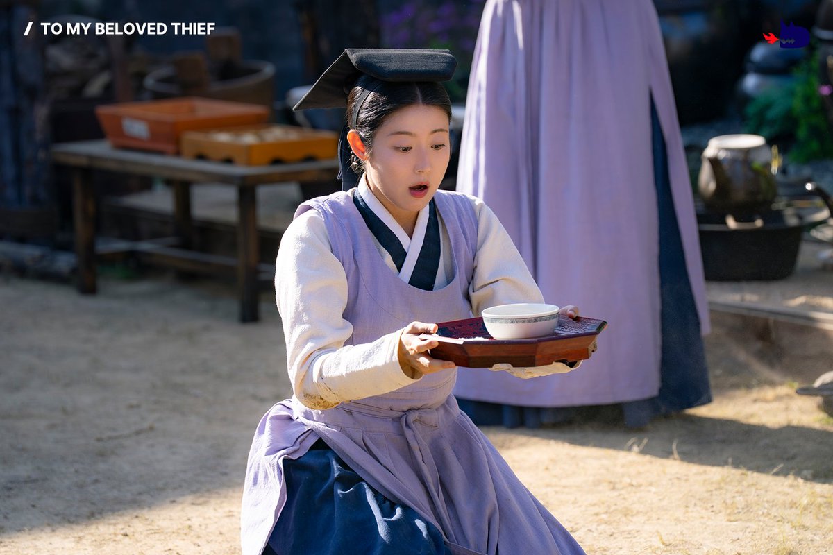 studiodragonKR's tweet image. Lee-yeol’s devotion, willing to risk his life🥹
New episodes of #ToMyBelovedThief every weekend on #Viki