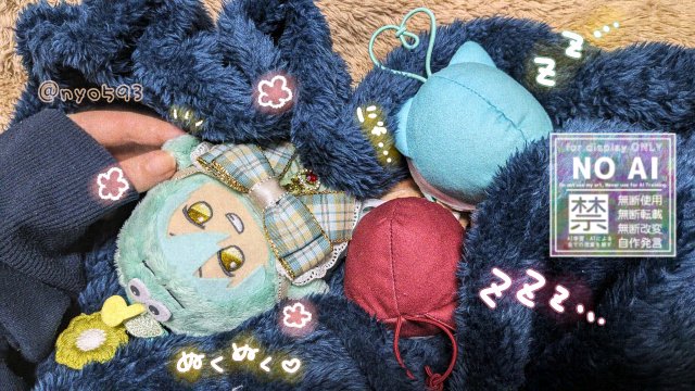 寒いからお膝でごろごろにゃしてる🥰💕