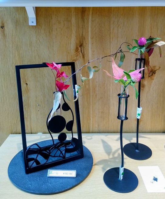 Ginza_Itoya's tweet photo. TSUNEのイベント絶賛開催中!!美しい器や花器は見てるだけで、癒されますよー!!
ギフトとしてはもちろん、ご自身へのご褒美としてもおススメ💃
G.Itoya6階Home
#TSUNE #銀座伊東屋 #itoyahome #美しい器 https://t.co/xxmd5YGMoF