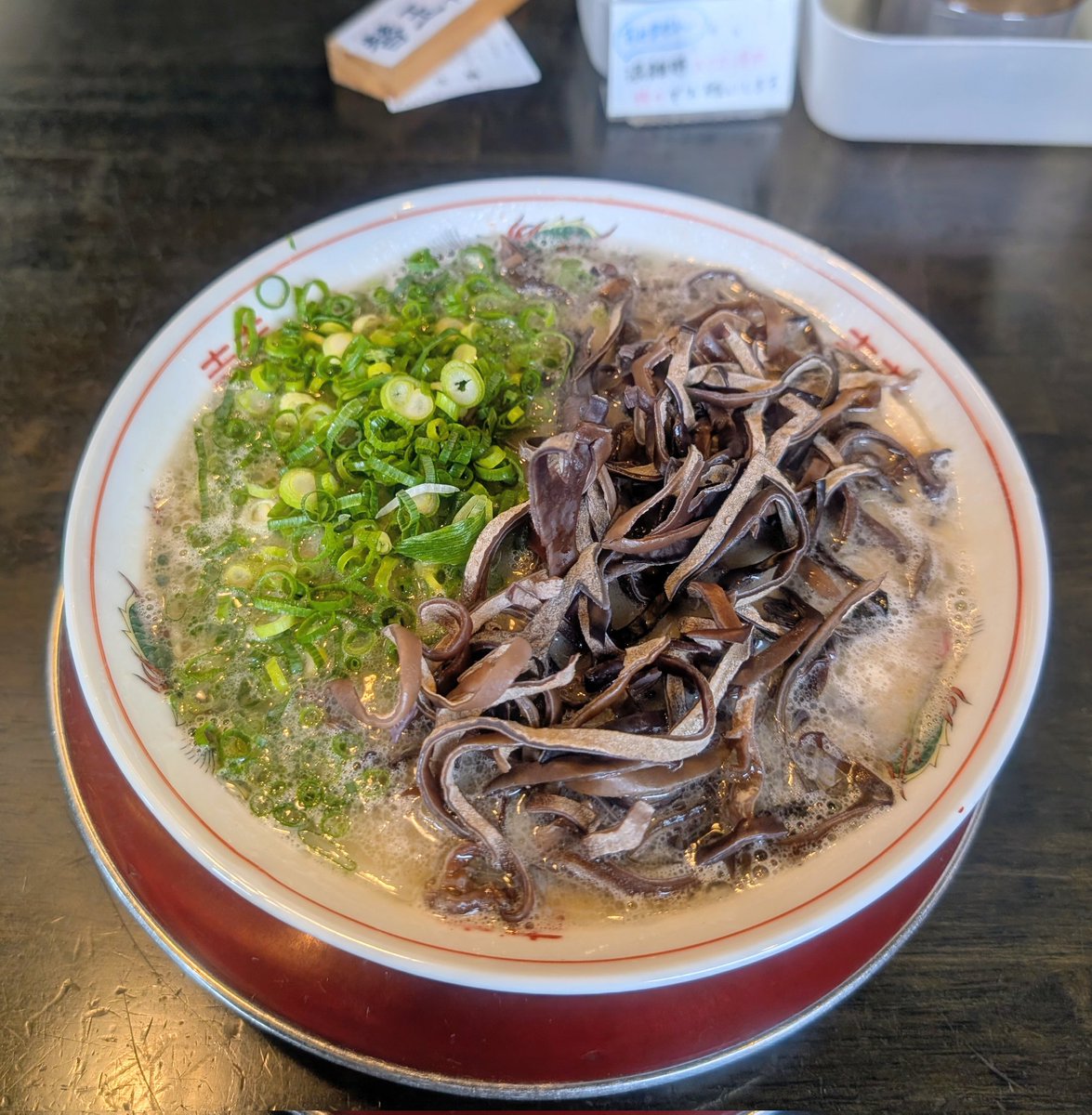 CHANK0MA's tweet photo. 博多ラーメン なみへい（三重県四日市市）
博多ラーメン
ごはん（小） 替玉 https://t.co/aVrjCy6fNa