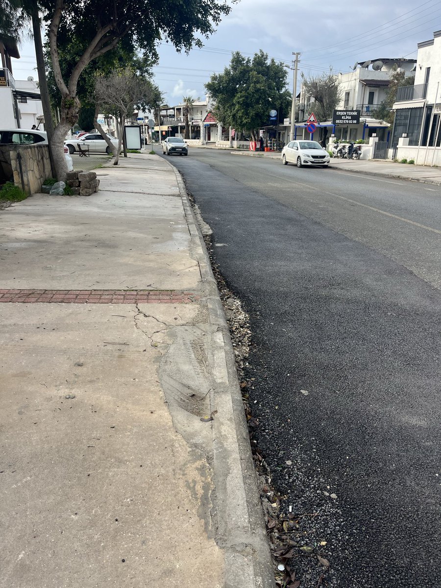 Eski çeşme mah. Sadi ırmak caddesi yolu üzerindeki kaldırım taşları arası hala düzenlenemedi dükkan sahipleri araçlarini park etmekte sorun yaşıyor, araçların altı sürtüyor ne zaman düzenleme olacak acaba ? <a href="/BodrumBel/">Bodrum Belediyesi</a>