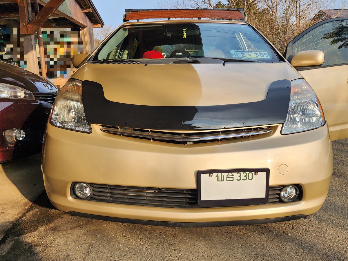 溢れ出る軽自動車感。
高すぎるのかナンバー位置がしっくりこない。
なんかダセェ。